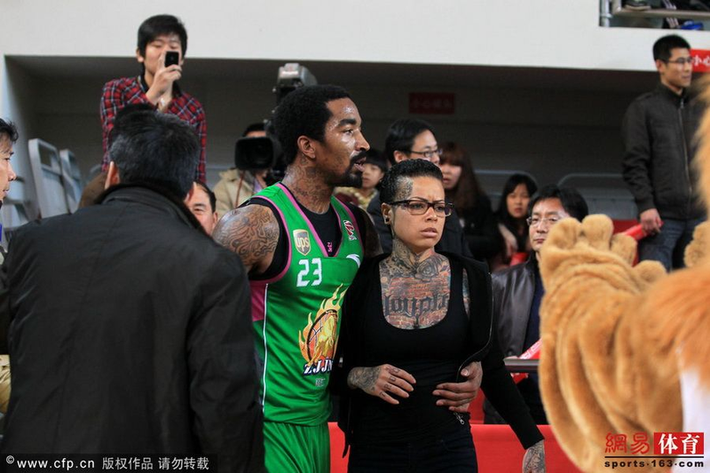 Illustration for article titled Please Get J.R. Smith Out Of China Before His Family Starts World War III